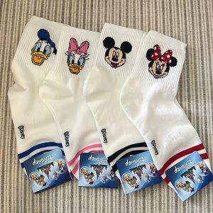 Pack of 4 Disney Socks women’s size 5-8